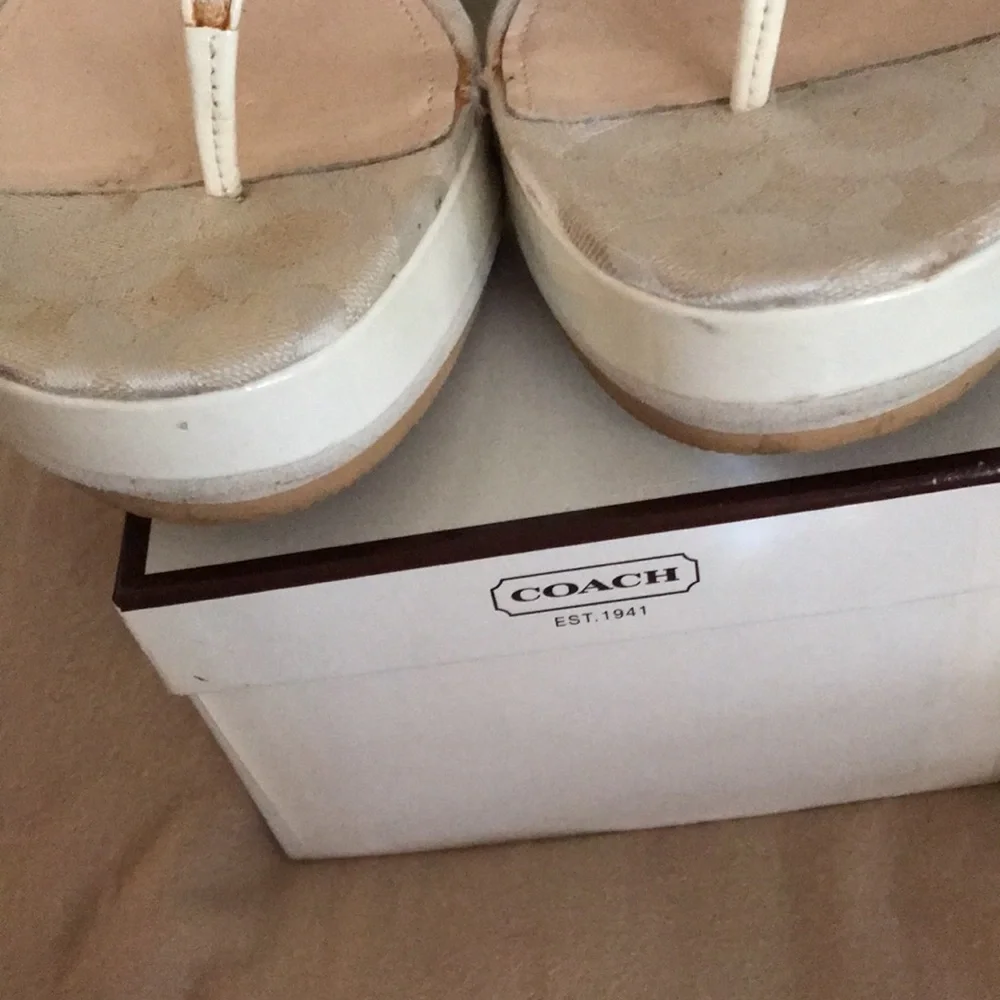 Coach size 10 white / ivory canvas & patent leather platform wedge sandal - Picture 10 of 16